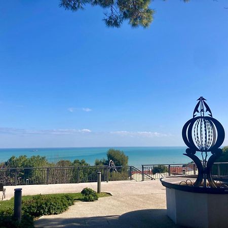 B&B Residenza Leonardo Falconara Marittima Eksteriør bilde